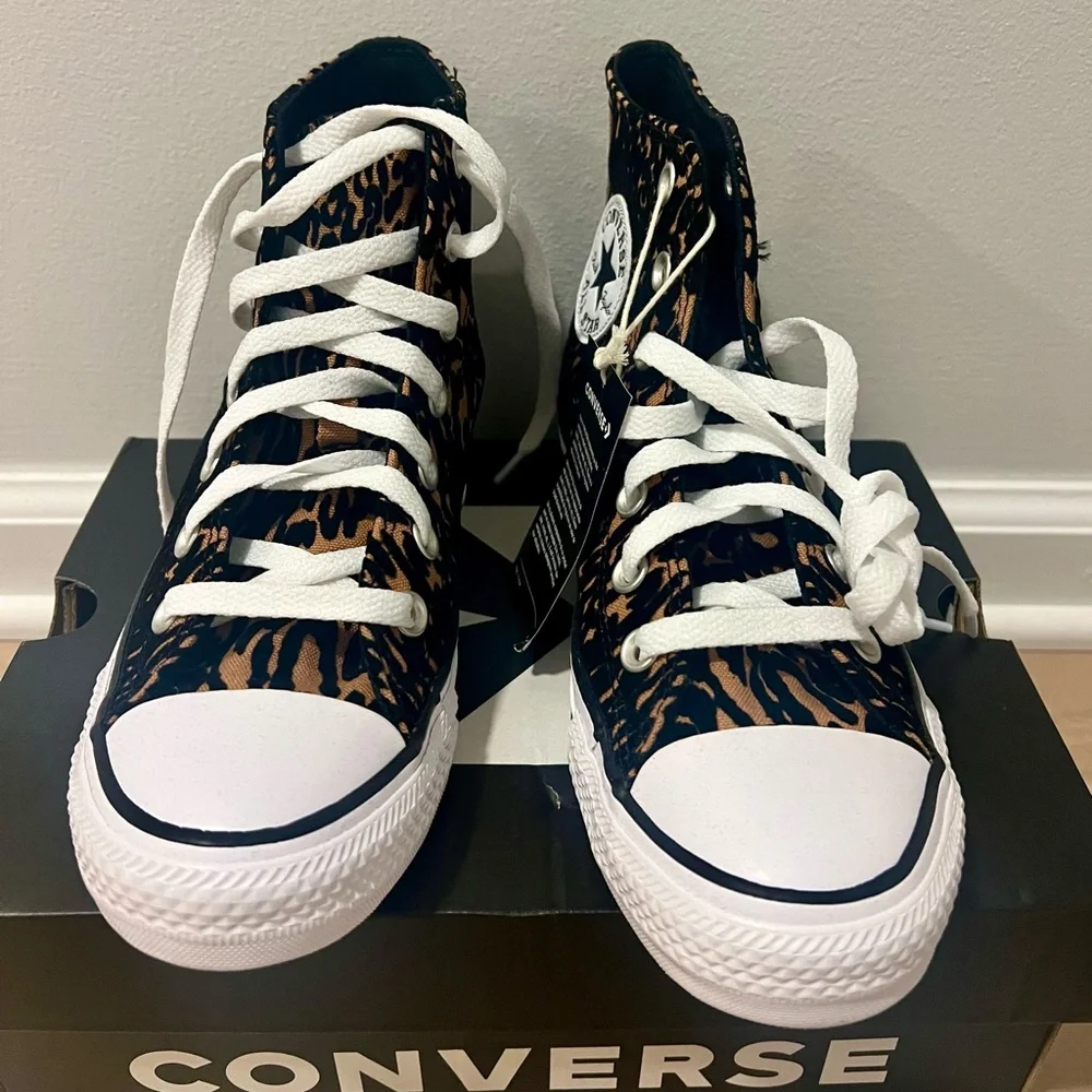 Converse Leopard Print High Tops – Women’s 6.5 NWT - Picture 2 of 4